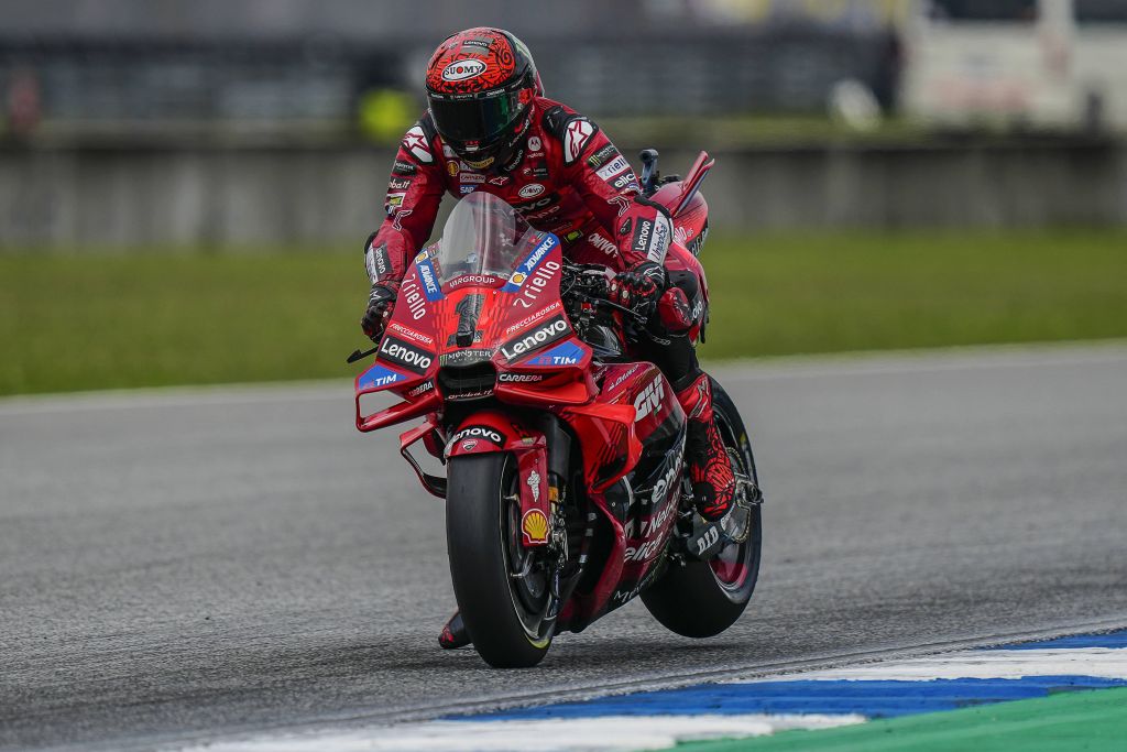 MotoGp, in Thailandia Bagnaia vince sul bagnato e va a -17 da Martin