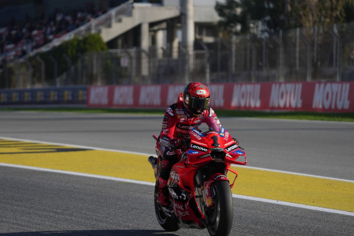 Bagnaia vince Sprint Barcellona, Mondiale si decide domani